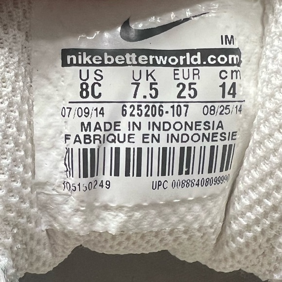 Nike toddler son of force in white on white and gum bottom sole. size 8c - Picture 6 of 6